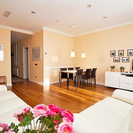 Apartment Eixample Esquerre Gran Via Balmes By Interhome Barcellona Esterno foto