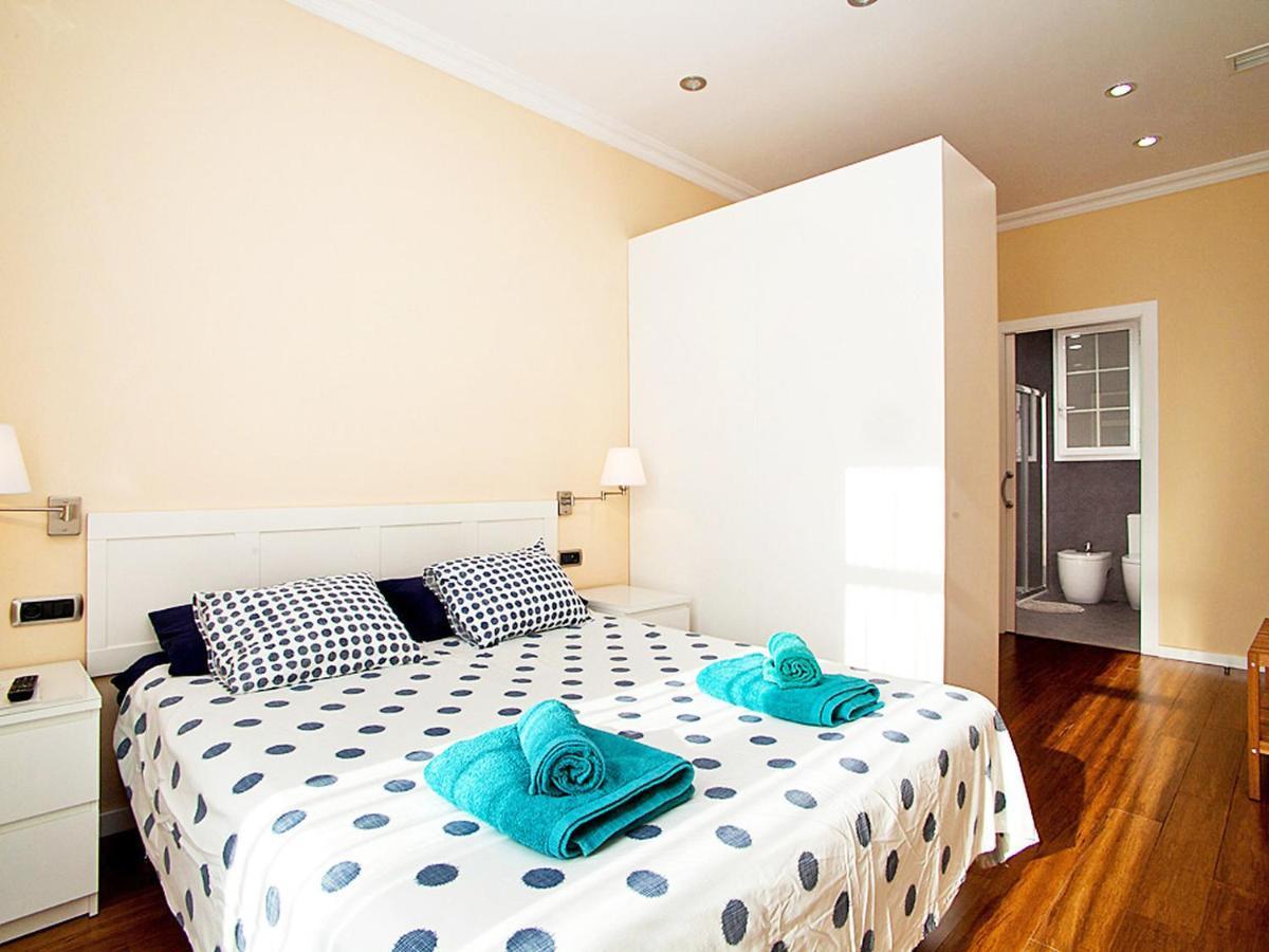 Apartment Eixample Esquerre Gran Via Balmes By Interhome Barcellona Esterno foto