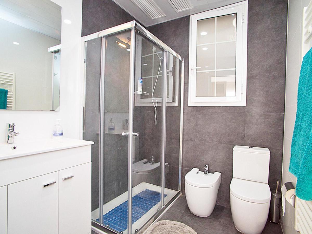 Apartment Eixample Esquerre Gran Via Balmes By Interhome Barcellona Esterno foto