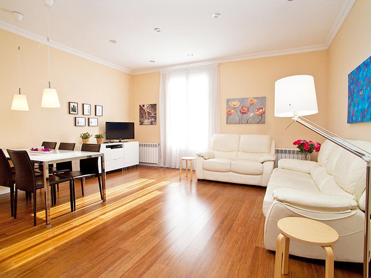 Apartment Eixample Esquerre Gran Via Balmes By Interhome Barcellona Esterno foto